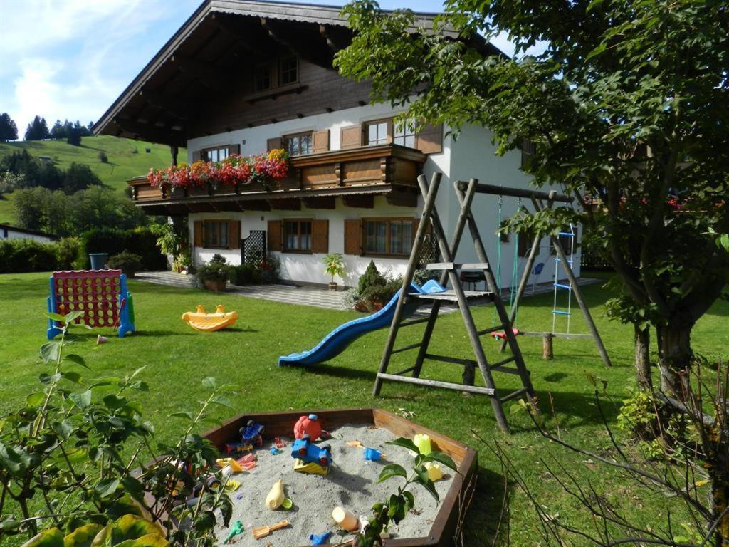ホッホフィルツェン Gaestehaus Glaagut - Familie Hainヴィラ エクステリア 写真