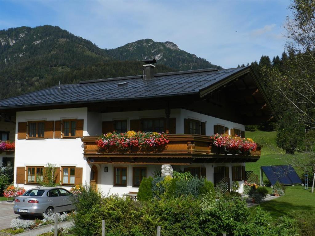 ホッホフィルツェン Gaestehaus Glaagut - Familie Hainヴィラ エクステリア 写真