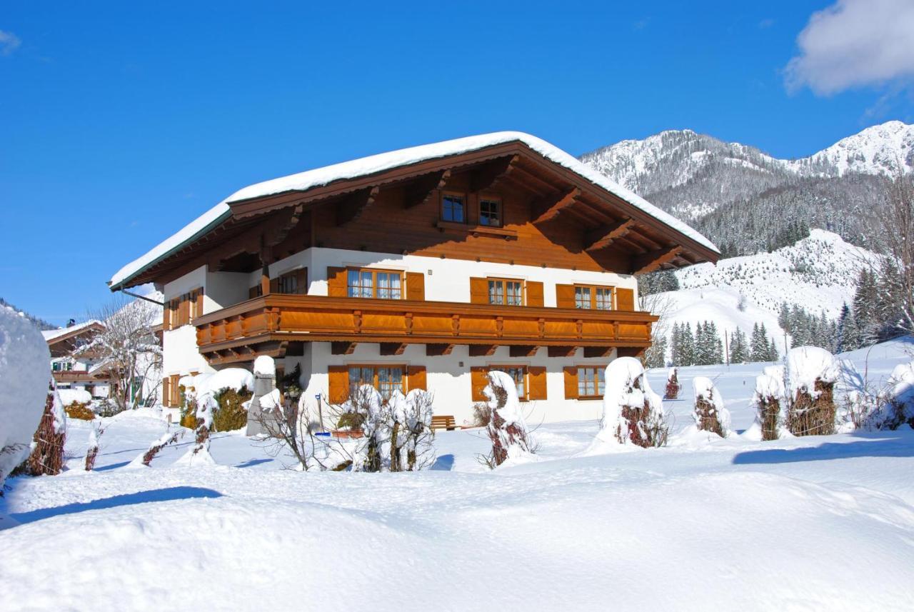 ホッホフィルツェン Gaestehaus Glaagut - Familie Hainヴィラ エクステリア 写真