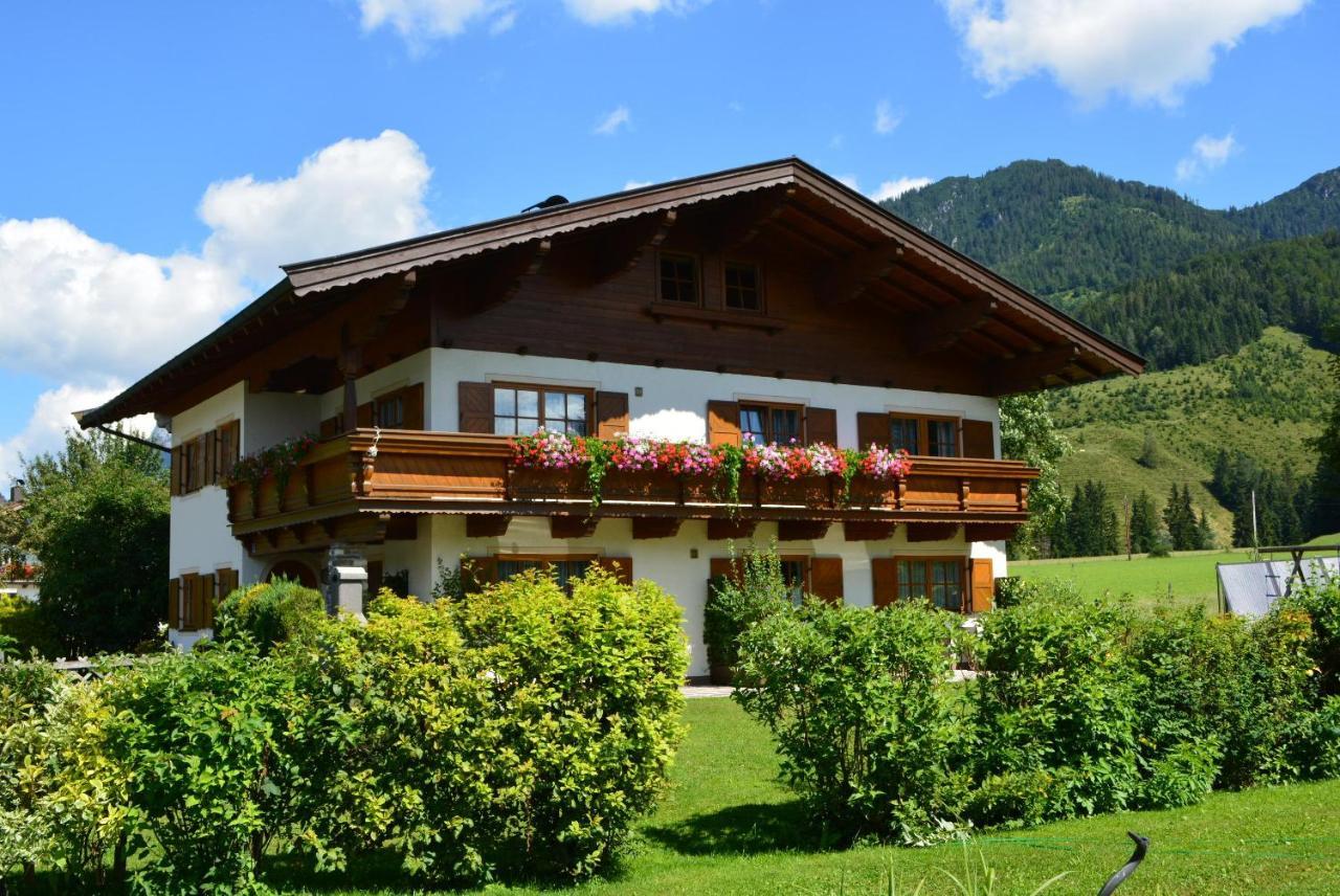 ホッホフィルツェン Gaestehaus Glaagut - Familie Hainヴィラ エクステリア 写真