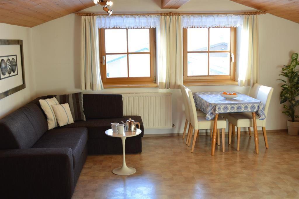 ホッホフィルツェン Gaestehaus Glaagut - Familie Hainヴィラ 部屋 写真