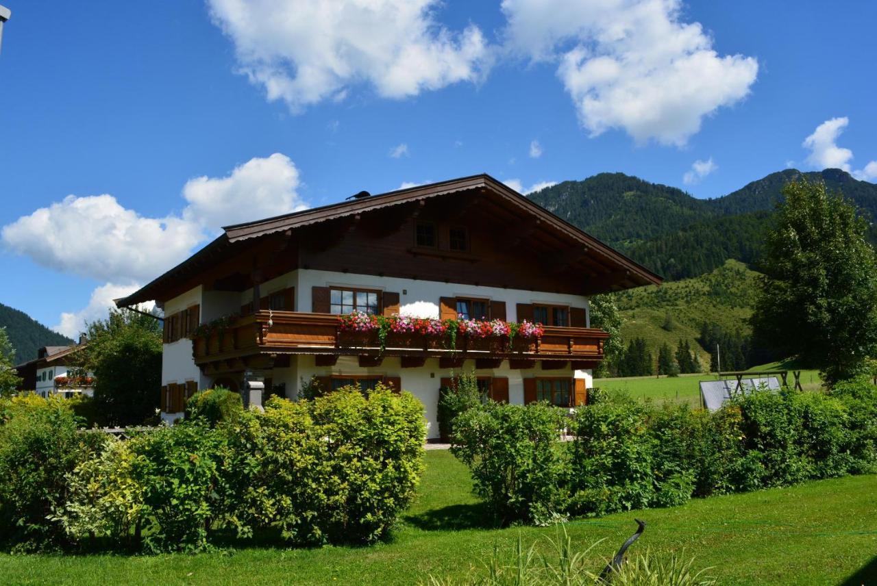 ホッホフィルツェン Gaestehaus Glaagut - Familie Hainヴィラ エクステリア 写真