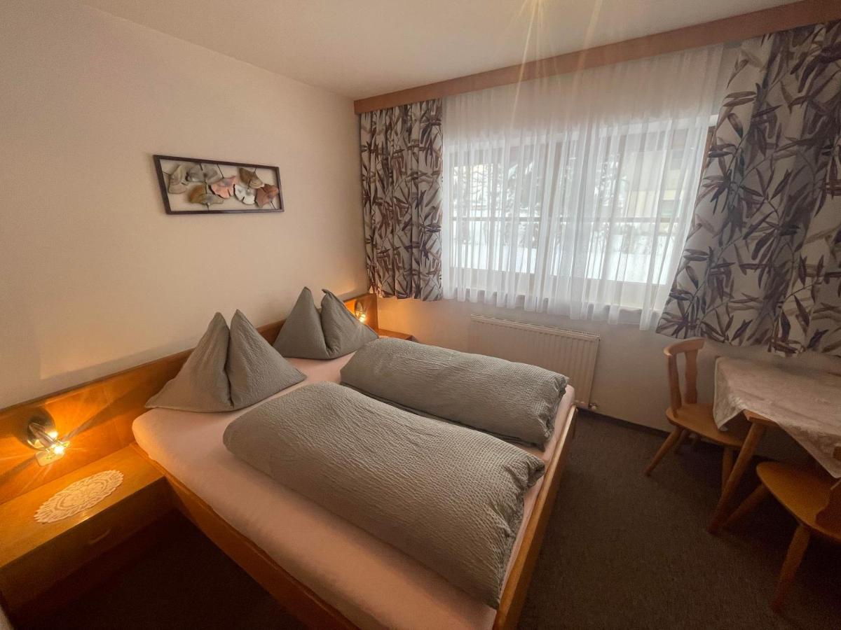 ホッホフィルツェン Gaestehaus Glaagut - Familie Hainヴィラ エクステリア 写真