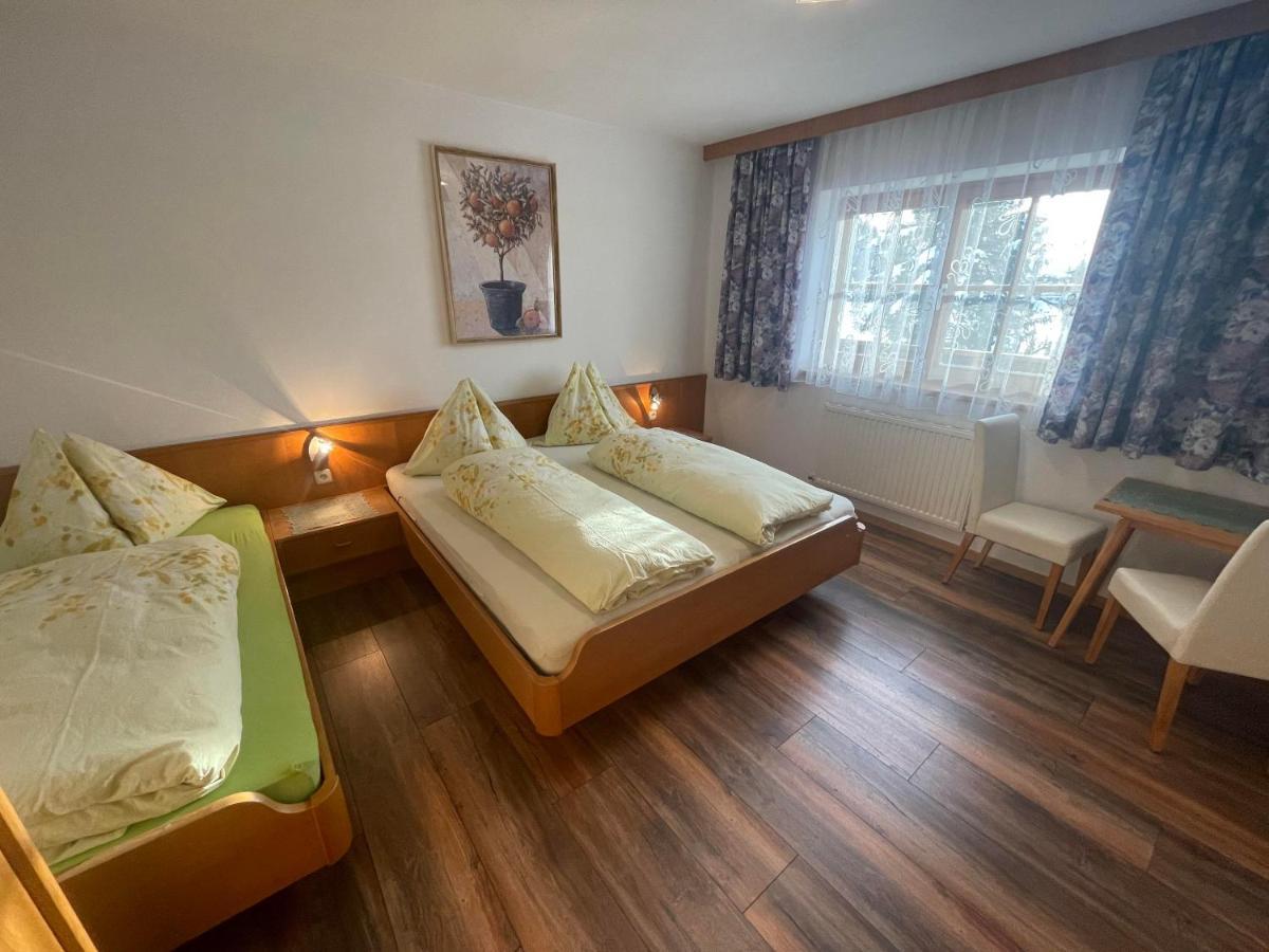 ホッホフィルツェン Gaestehaus Glaagut - Familie Hainヴィラ エクステリア 写真