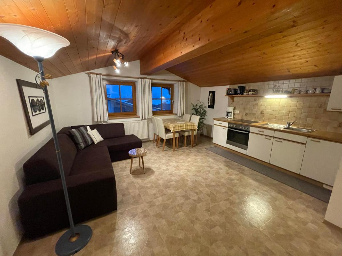 ホッホフィルツェン Gaestehaus Glaagut - Familie Hainヴィラ エクステリア 写真