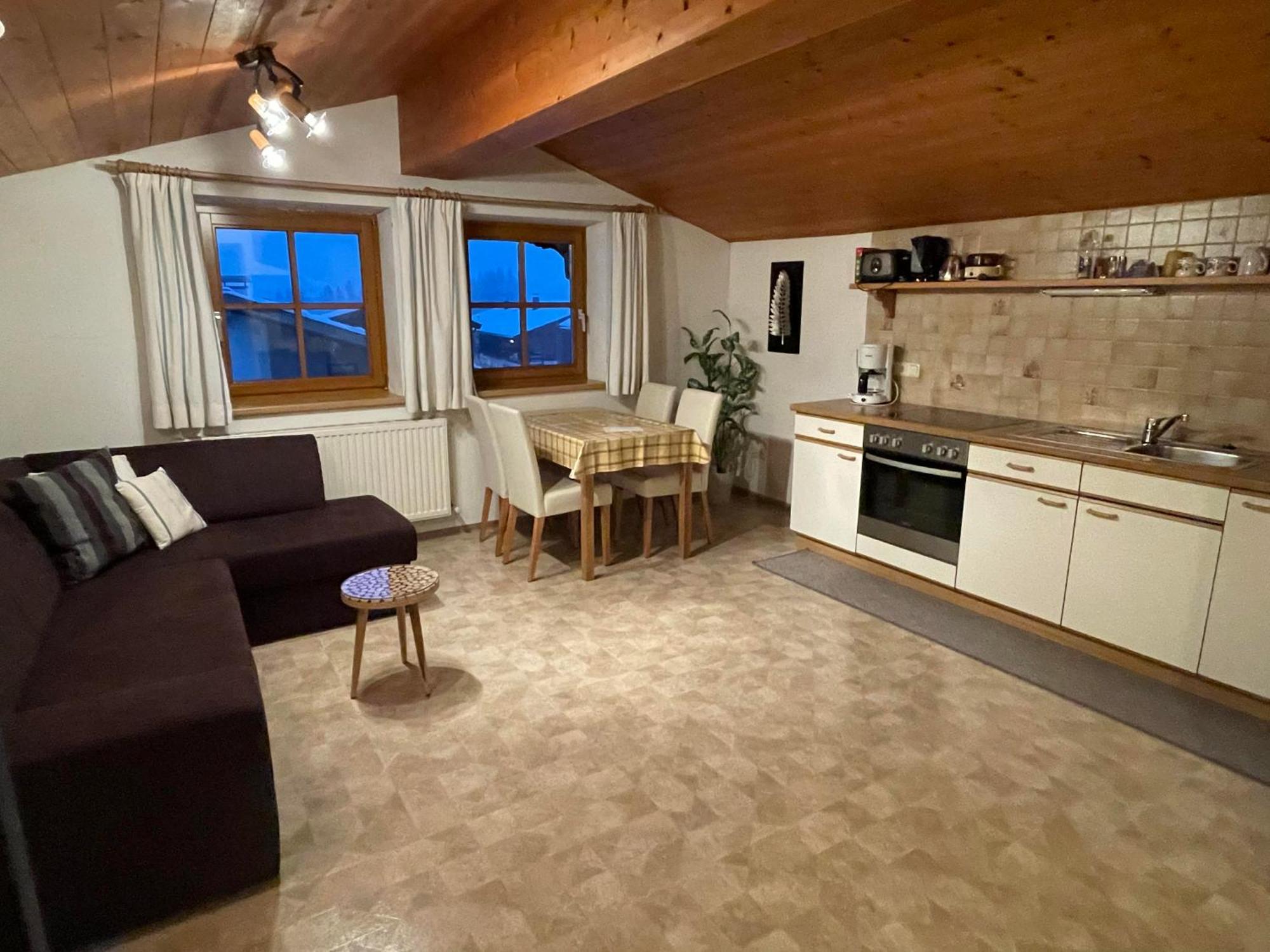 ホッホフィルツェン Gaestehaus Glaagut - Familie Hainヴィラ エクステリア 写真