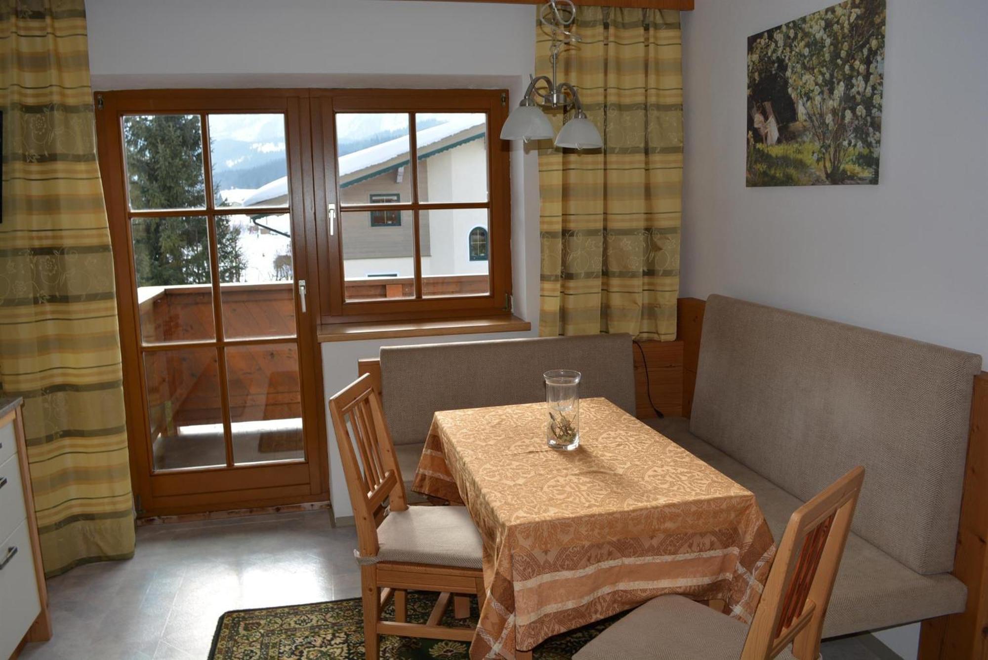ホッホフィルツェン Gaestehaus Glaagut - Familie Hainヴィラ 部屋 写真
